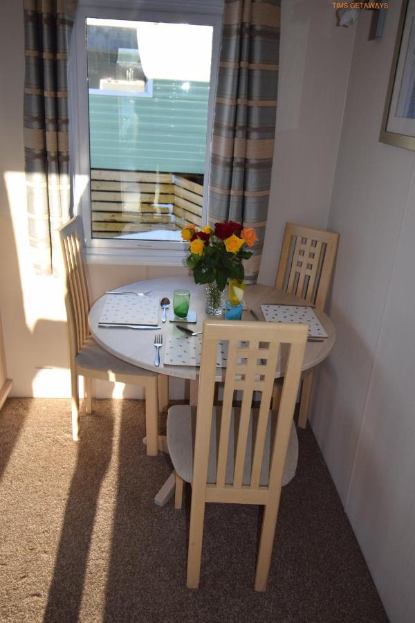 Tim'S Getaways Super Caravan A2, Todber Valley Caravan Park Hotel Gisburn Exterior photo